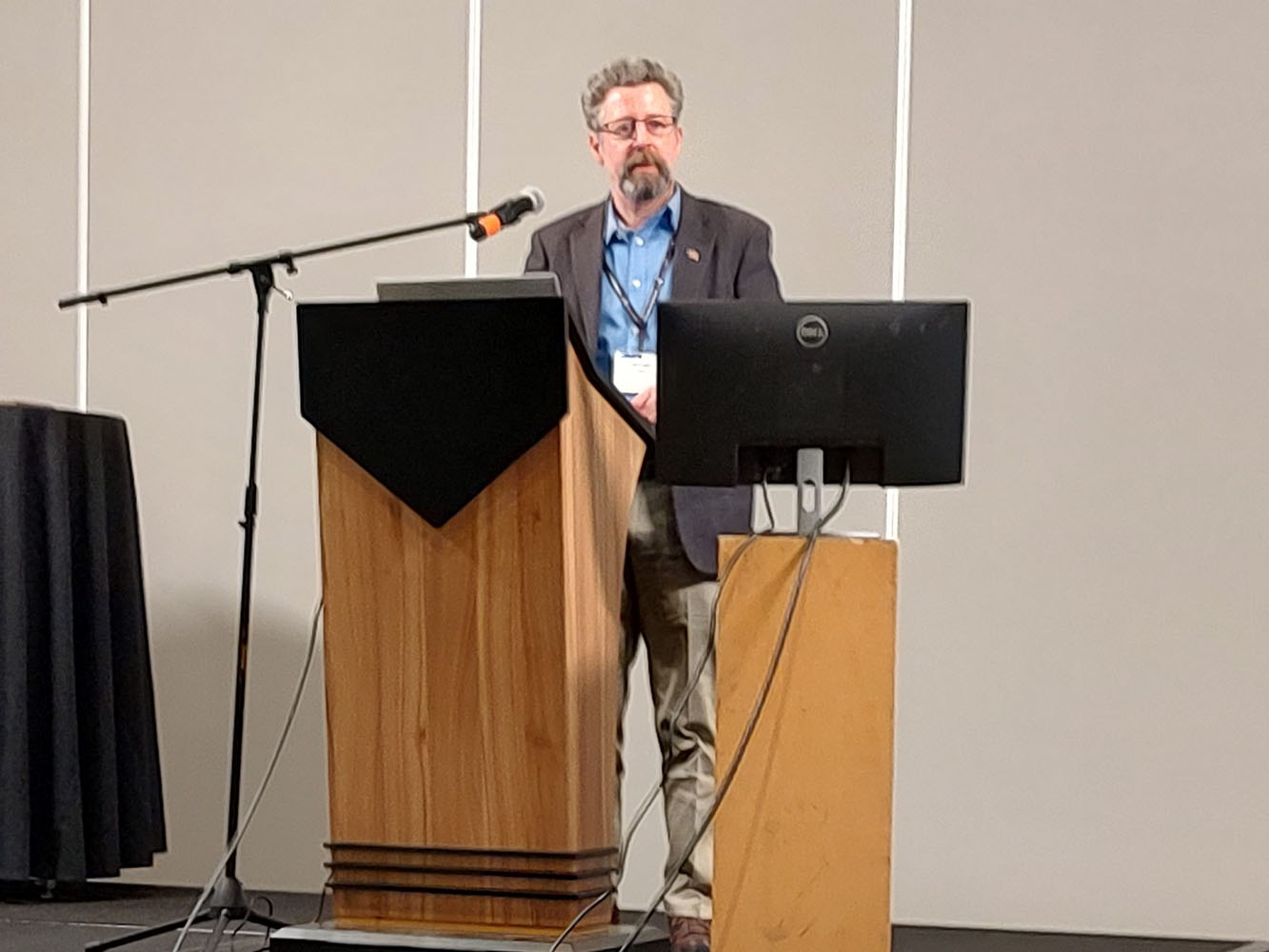 Dr. Michael Newkirk, USFRS President, addresses the Plenary Session attendees.